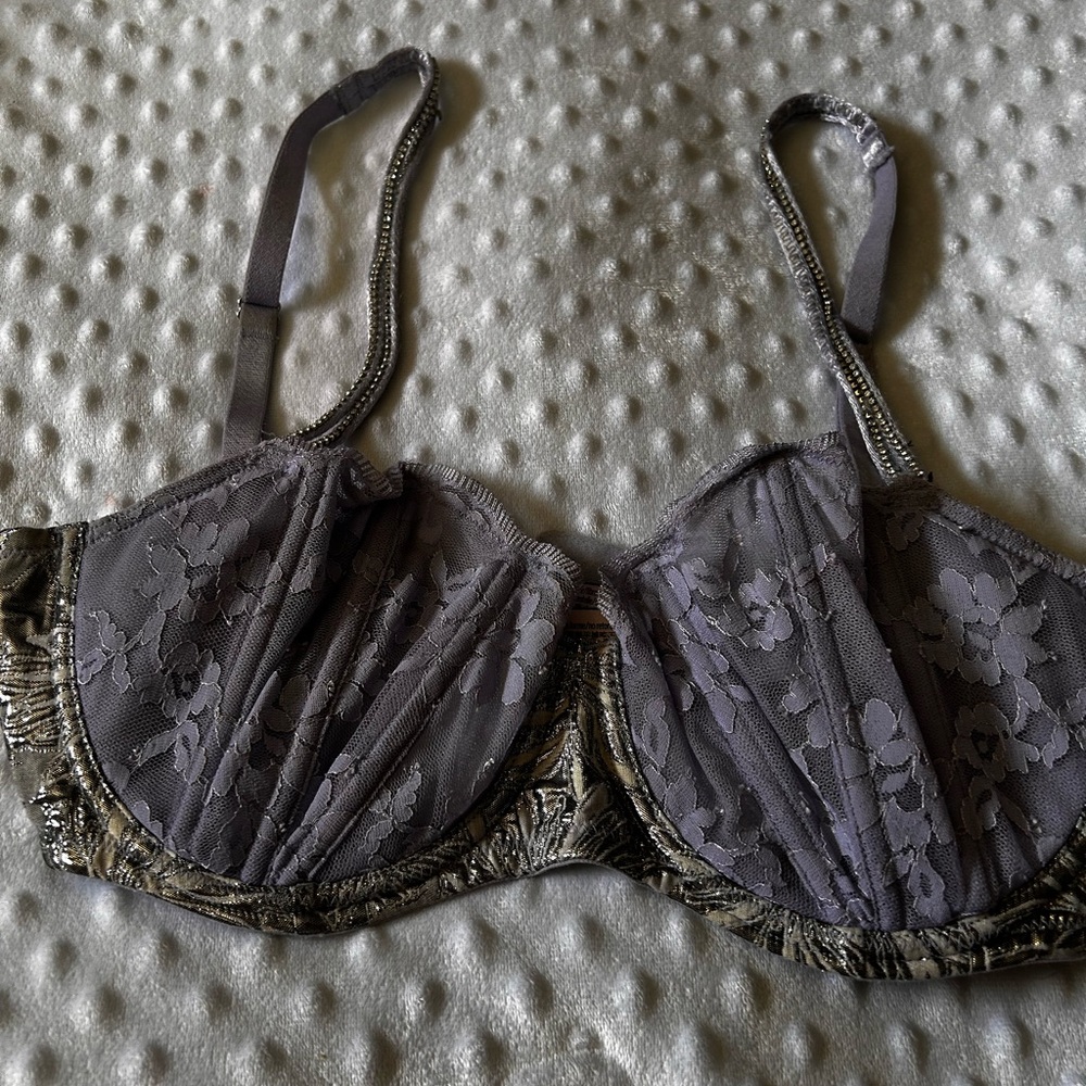 Victoria's Secret Lace Underwire Bra - Charcoal